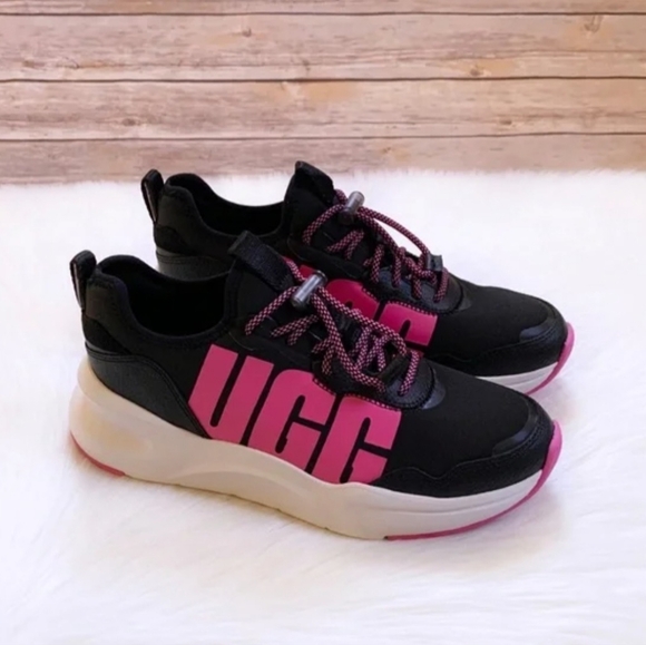UGG La Daze Sneakers - Picture 1 of 5